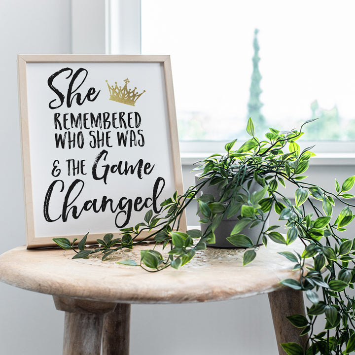 Motivation Quotes Wall Art - Inspirational Wall Decor for Women - positive Quotes - Courage Gifts for Teen Girls - Self-Love, Personal Growth - She Remembered Who She Was And the Game Changed