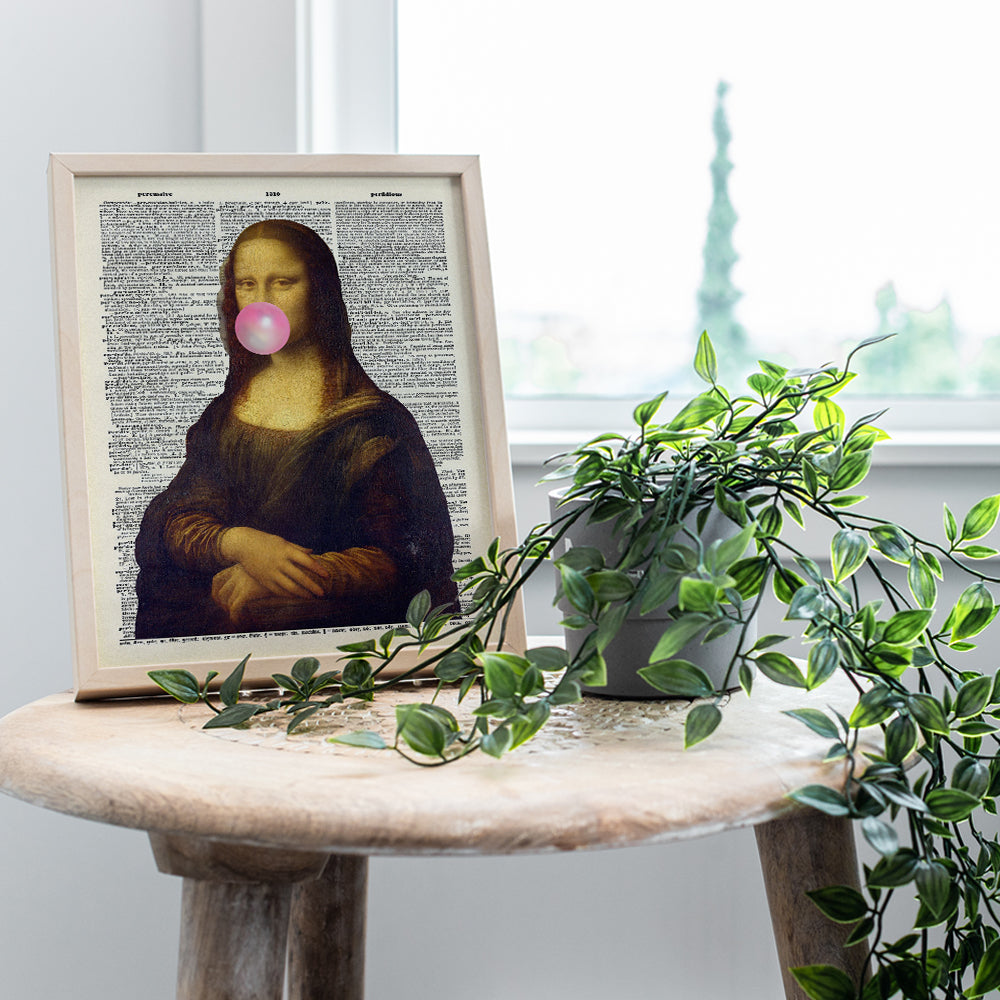 Mona Lisa Bubble Gum Art - Bedroom, Living room Wall Decor - Trendy Preppy Room Decorations, Home Decor - Great Gift Idea - Funny Wall Art Poster - Leonardo DaVinci Dictionary Art - UNFRAMED