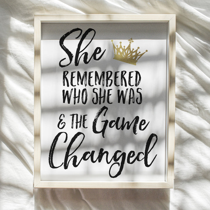 Motivation Quotes Wall Art - Inspirational Wall Decor for Women - positive Quotes - Courage Gifts for Teen Girls - Self-Love, Personal Growth - She Remembered Who She Was And the Game Changed