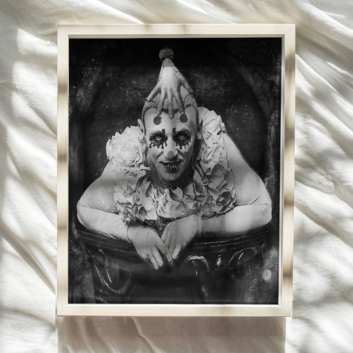 Creepy Scary Clown Poster - Halloween Wall Art - Spooky Home Decor - Gothic Room Decor - Creepy Clown, Horror Gifts - Pagan Gifts for Halloween Decoration, Scary Wall Decor - Goth Wall Art