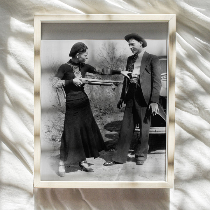 Bonnie and Clyde with Gun Vintage Photo Art Print - Wall Art Poster - Unique Western Home Decor - Gift for True Crime and History Buffs - 8x10 Photo Unframed