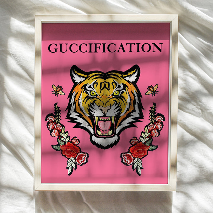 Poster of Gucci Wall Art - Glam Luxury Designer Room Decor - High Fashion Couture Picture for Bedroom, Apartment, Dorm - Gift for Woman, Women, Her, Wife, Fashionista - Cute Modern Home Decoration