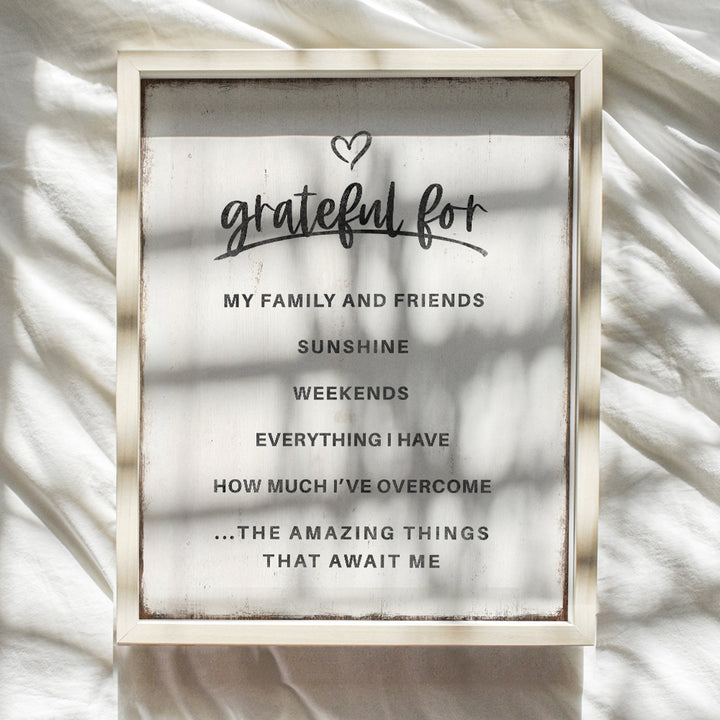 Grateful Family Wall Art - Rustic Farmhouse Decor - positive Quotes Wall Decor for Women - Shabby chic Bedroom Decor, Boho Living room Decor - Inspirational Wall Decor, Motivational Country Home Decor