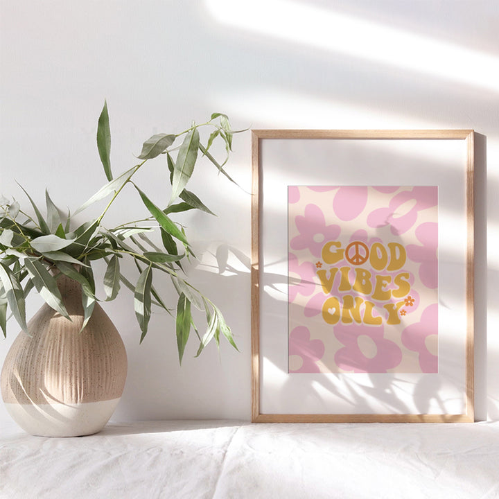 70s Hippie Aesthetic Room Decor - 60s Vintage Retro style Peace Pop art - Groovy College Dorm Room Decor for Women - Cute Pink Wall Art for Teen Girls - Good Vibes Only Sign for Preppy Bedroom, Bath